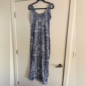 Boohoo Blue and White Printed Sleeveless Maxi Dress